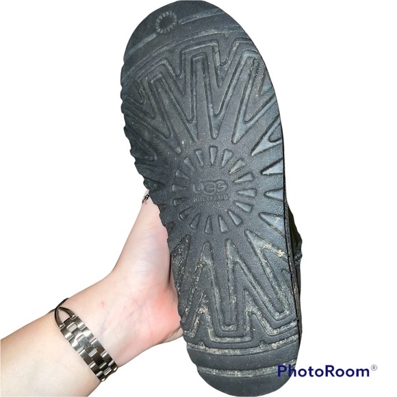 Black UGG Classic II Short - Picture 6 of 7